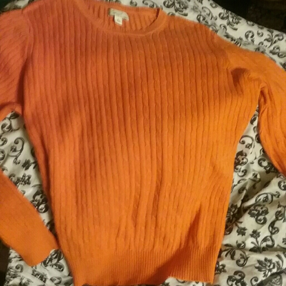Sweaters - Picture 2 of 4